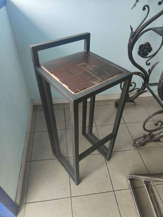 SGABELLO IN METALLO